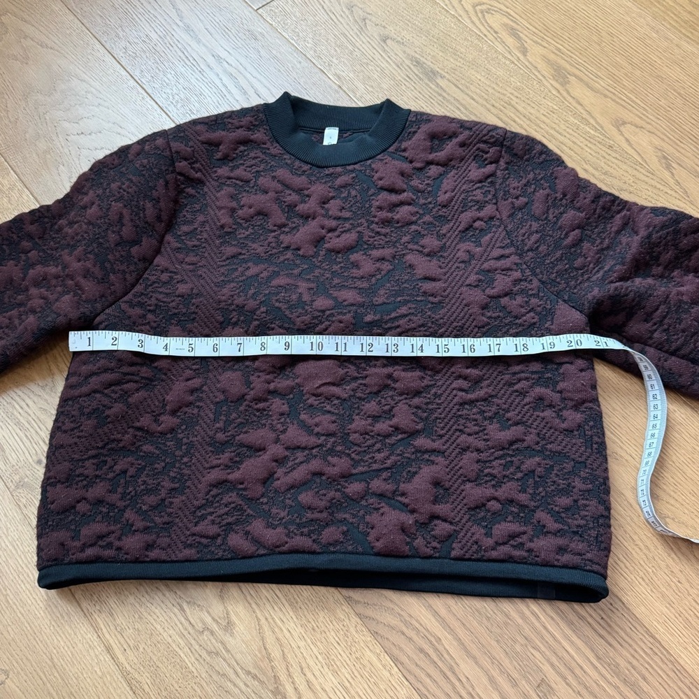 Lululemon Jacquard Multi-Texture Crewneck Sweater- Red Merlot/Black -EUC- Size 6 - Picture 3 of 8